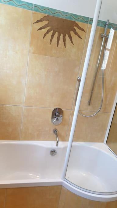 Rofingen Ferienwohnung In Der Villa Sana Mit Grossem Garten מראה חיצוני תמונה